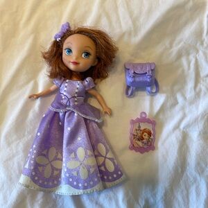 5” Sofia The First Doll, with HTF accessories.